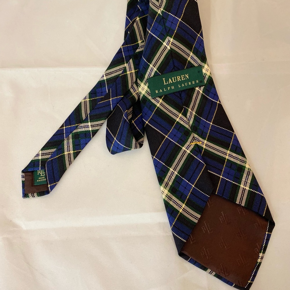Lauren by Ralph Lauren tie. Plaid navy 3.5”